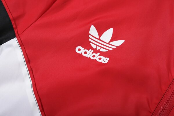 2023 Manchester United Player Hooded Windbreaker S-XXL - Image 7