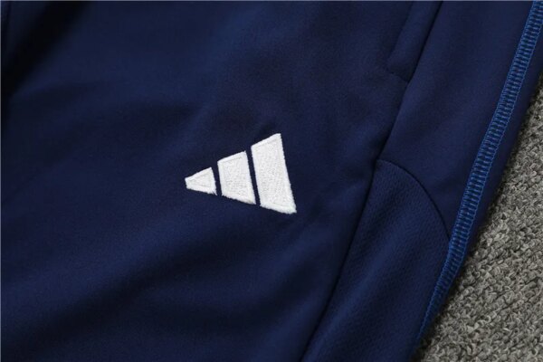 23-24 Manchester United Training Suit - Image 16