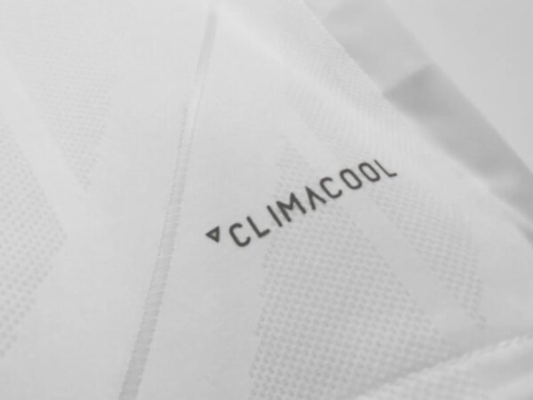 17-18 Real Madrid Home Retro Jersey - Image 5