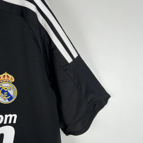 08-09 Real Madrid Third Retro Jersey - Image 3
