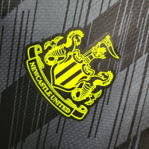 23-24 Newcastle United Training Fans Jersey - Image 2