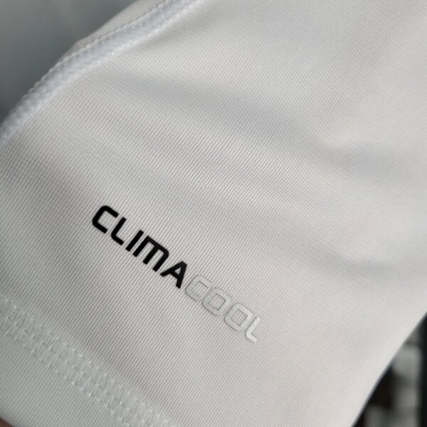10-11 Real Madrid Home Retro Jersey - Image 2