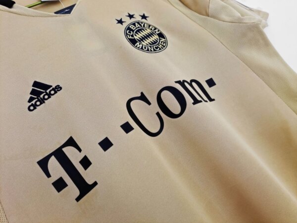 2004-05 Bayern Munich Away Retro Jersey - Image 2