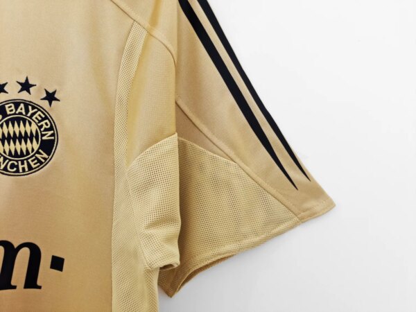 2004-05 Bayern Munich Away Retro Jersey - Image 3