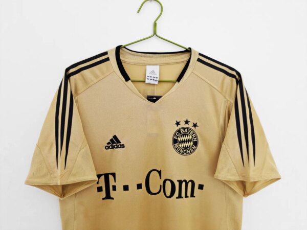 2004-05 Bayern Munich Away Retro Jersey - Image 5