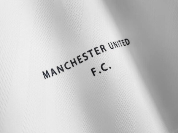 1996-97 Manchester United Away Retro Jersey - Image 4