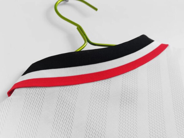 1996-97 Manchester United Away Retro Jersey - Image 8
