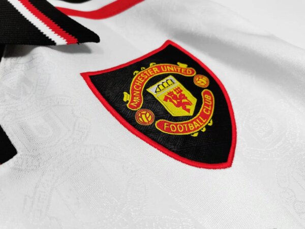 1998-99 Manchester United Away Long Sleeve Retro Jersey - Image 4