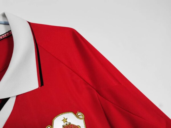 1999-00 Manchester United Home Long Sleeve Retro Jersey - Image 8
