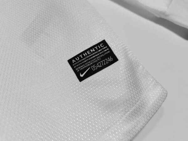 2012-13 Portugal Away Long Sleeve Retro Jersey - Image 4