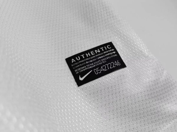2012-13 Portugal Away Retro Jersey - Image 4