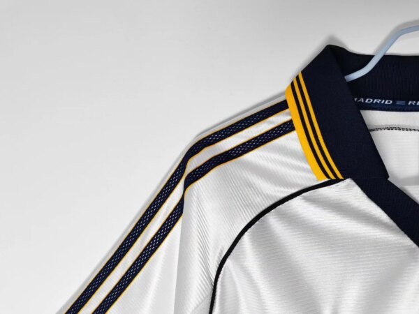 1998-00 Real Madrid Home Retro Jersey - Image 4