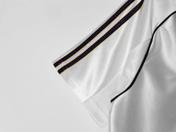 1998-00 Real Madrid Home Retro Jersey - Image 5