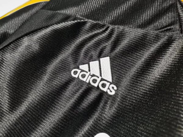 1999-01 Real Madrid Away Retro Jersey - Image 4
