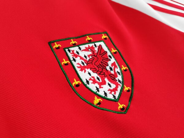 1982 Wales Home Retro Jersey - Image 3