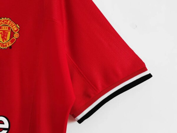 2000-02 Manchester United Home Retro Jersey - Image 6