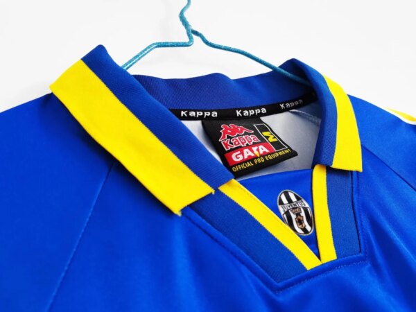1995-96 Juventus Away Retro Jersey - Image 2