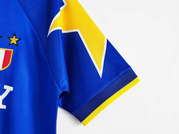 1995-96 Juventus Away Retro Jersey - Image 5