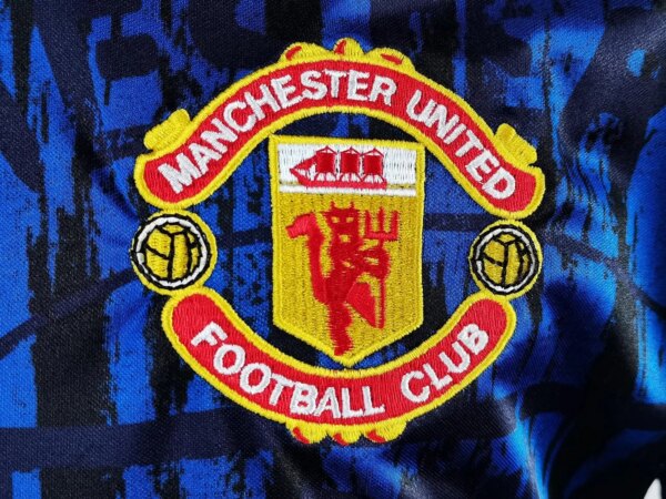 1992-93 Manchester United Away Retro Jersey - Image 4