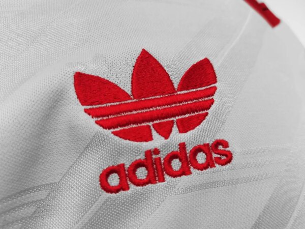 1986-88 Manchester United Away Retro Jersey - Image 4