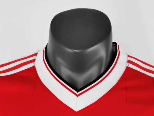 1984 Manchester United Home Retro Jersey - Image 2