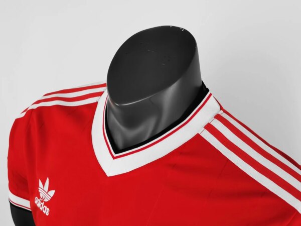1984 Manchester United Home Retro Jersey - Image 3