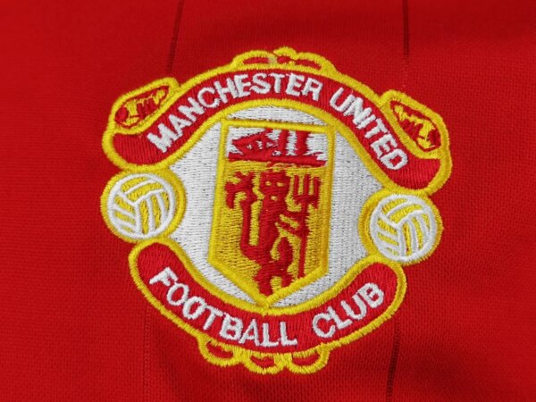 1984 Manchester United Home Retro Jersey - Image 4