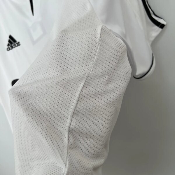 03-04 Real Madrid Home Retro Jersey - Image 4