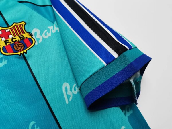 1995-97 Barcelona Away Retro Jersey - Image 4