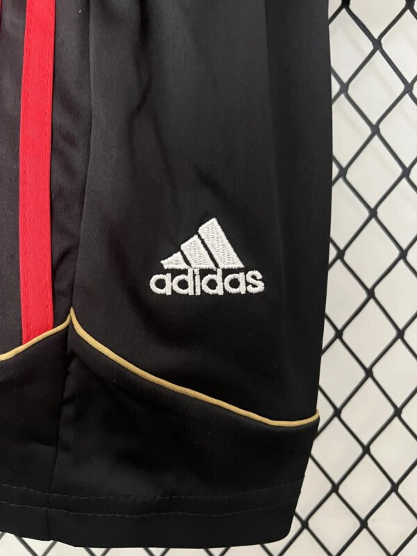 Retro 06-07 AC Milan Home Kids Kit - Image 5