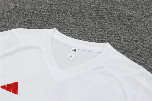 23-24 Manchester United Short Sleeve Training Suit - Image 4