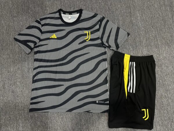23-24 Juventus Short Sleeve Training Suit - Image 3