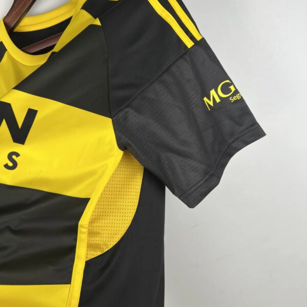 23-24 Real Zaragoza Away Fans Jersey - Image 5