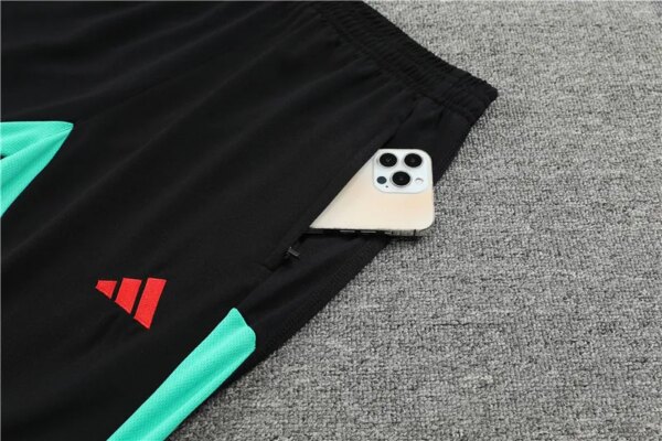 23-24 Manchester United Training Suit - Image 9
