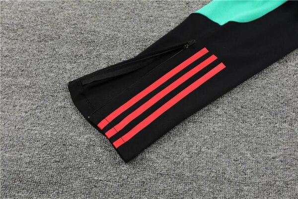 23-24 Manchester United Training Suit - Image 12