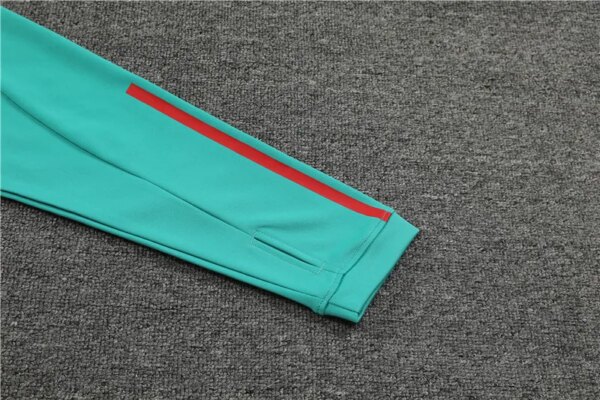 23-24 Manchester United Training Suit - Image 6