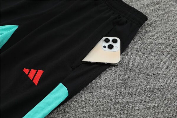 23-24 Manchester United Training Suit - Image 9