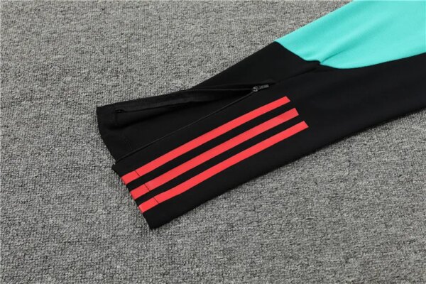 23-24 Manchester United Training Suit - Image 11