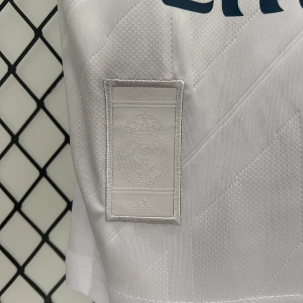 Retro17-18 Real Madrid Home Kids Kit - Image 2