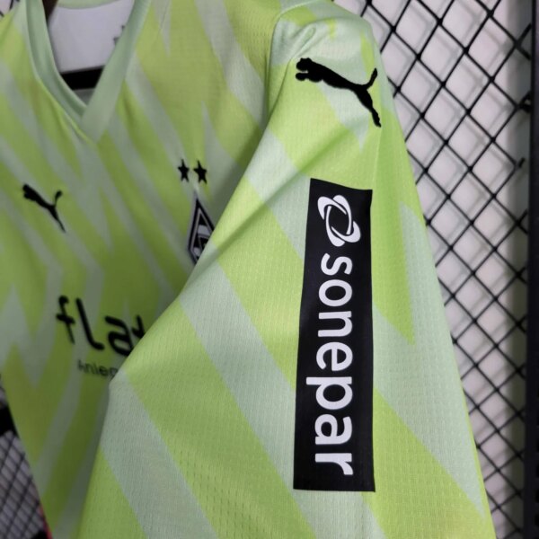 23-24 Borussia M?nchengladbach Goalkeeper Fans Jersey - Image 5