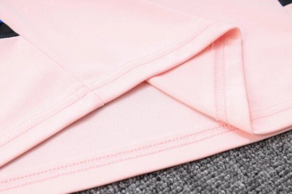 23-24 Manchester United Pink Training Vest Suit - Image 4