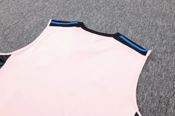 23-24 Manchester United Pink Training Vest Suit - Image 5