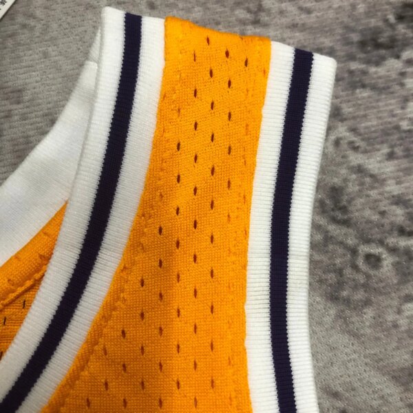 M&N 07-08 Lakers  SW Yellow 24# Bryant - Image 2