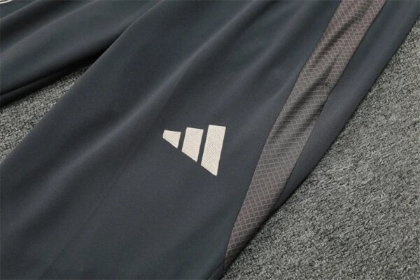 24-25 Real Madrid Training Suit - Image 10
