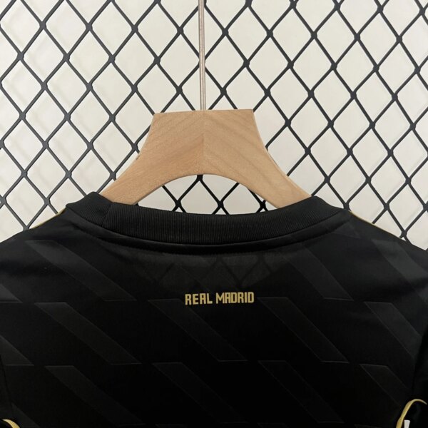 Retro 11-12 Real Madrid Away Kids Kit - Image 6