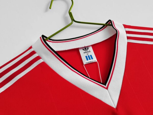 1983 Manchester United Home Long Sleeve Retro Jersey - Image 2