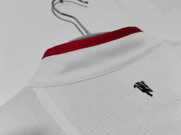 12-13 Manchester United Away White Retro Jersey - Image 4