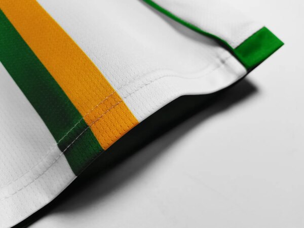 06-07 Celtic Third White Retro Jersey - Image 4