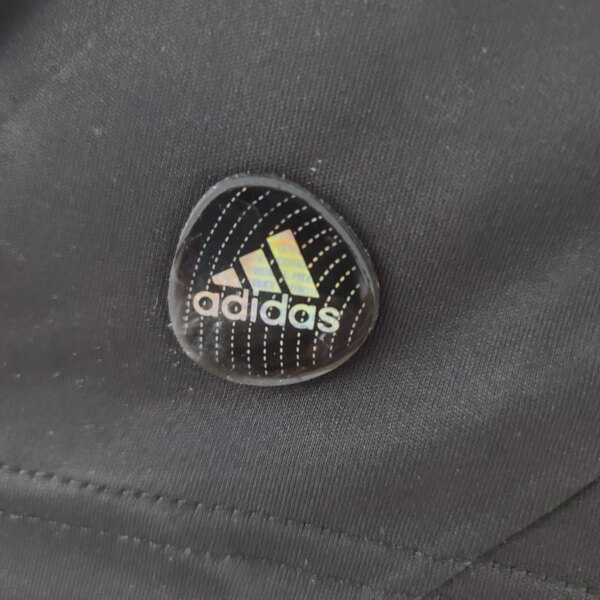 11-12 Real Madrid Black Goal Keeper Retro Jersey - Image 3