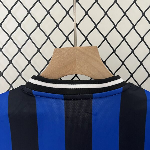Retro 09-10 Inter Milan Home Kids Kit - Image 5